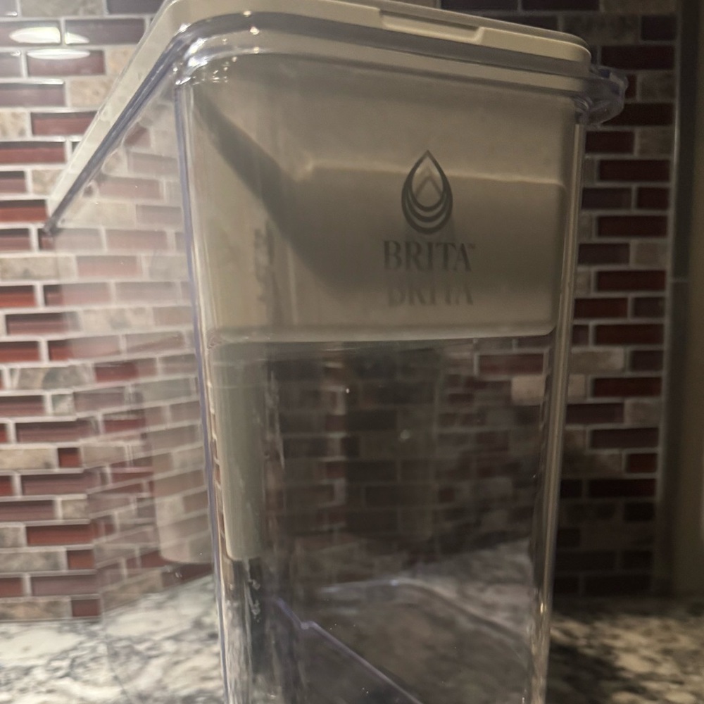 Brita‎ XLarge 27 Cup Water Dispenser with Gray Spout